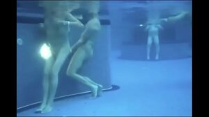 Contos gay banheiro piscina hotel