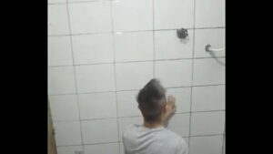 Filme porno flagra real gay no banheiro