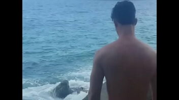 Foda amadora na praia do abrico porno gay
