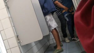 Fodas gays em banheirod publicos