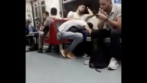 Fudendo gay no vagao do trem