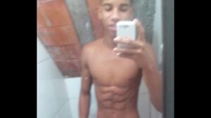 Gay brasileiro novinho gozando na cam