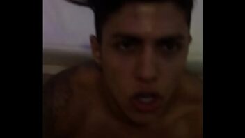 Gay brasileiro safado na sauna