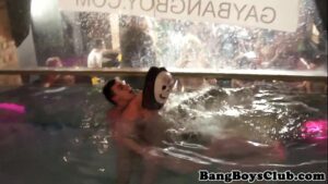 Gay in sauna na china videos