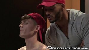 Gay muscle coach xvideos