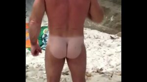 Gay na praia de biçucanga sp