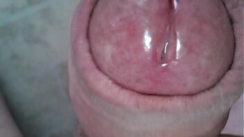 Glande prepucio escroto penis gay close up