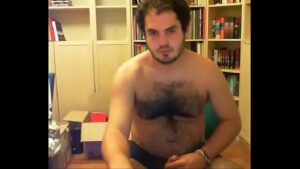 Homem peludo hairy bear sexo gay imagens