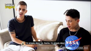 Irmãos novinhos brasileiros gays fudendo