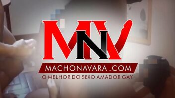 Macho amarrado na cadeira fudendo gay