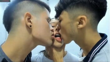 Onde comprar vingadores beijo gay