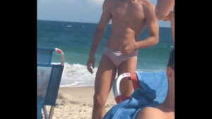 Pornhub gay dotado com tezao na praia