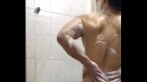 Porno asiatico gay no banho