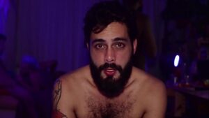 Pornô gay brasileiro sem capa metendo até hozar