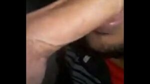 Pornô gay dotado cabeçuda g na boca de sobrinho