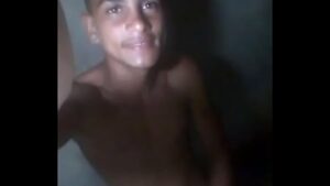 Porno gay novinho da favela gozando