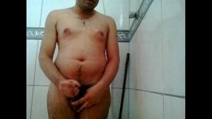 Pornô gay nu tomando banho pauzudos