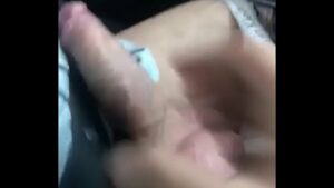 Punheta gay mão amiga orgasmo anal