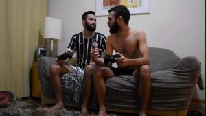 Sexo gay entre irmão apaixonados