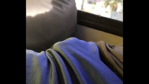 Sexo gay pau duro no ônibus