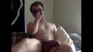 Sexy video gay comendo anão hd