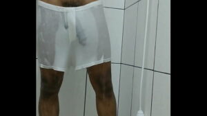 Shorts de banho esportivo gay porn