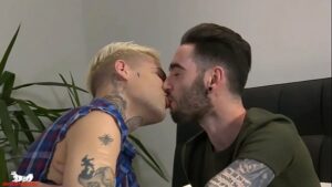 Twitter gay porn taylor shift