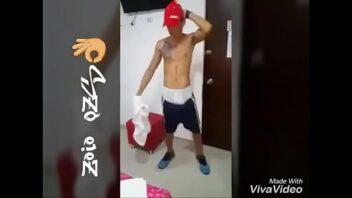Video de gay teen novinho na piscina xnxx
