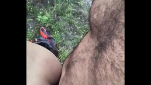 Video gay amador brasileiro no meio do mato
