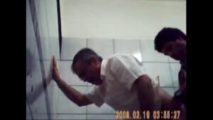 Video gay colocando o cara no torax
