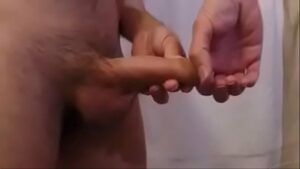 Video gay escondendo o penis