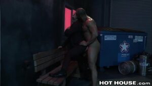 Video gay mamando vários homens