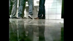 Vídeo gay pegacao nos banheiros da linha esmerslda da cptm