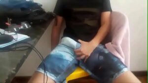Video porno gay amador brasileiro maduro e novinho