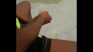 Video porno gay brasileiro dois amigos batendo punheta