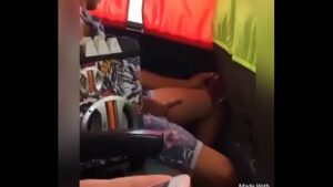 Vídeo porno gay brasileiro em ônibus