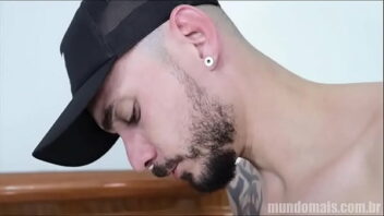 Video porno gay brasileiro tio casero