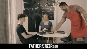 Video porno gay de padre comeundo novinho hardcore