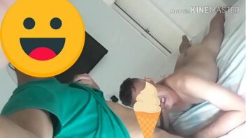Video porno gay novinha gozando dentro