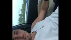 Video sexo gay dentrode carro amador