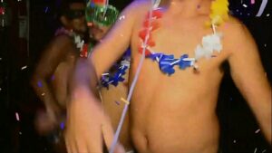 Videoporno gay homens mija do carnaval de salvador 2018