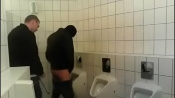 Videos amador banheiro gay