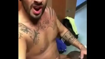 Videos de sexo gay chupadas violentas