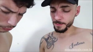Vídeos gay brasileiros sexo com papai peludo e brasileiro