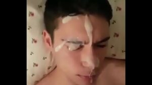 Videos gay caseiro com mijadas e tapas na cara