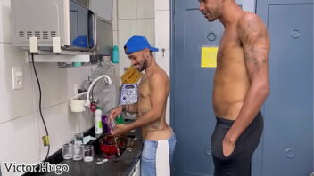 Videos gays caiu na net brasileiros
