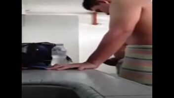 Videos gays de punheta com mao amiga no vestiario
