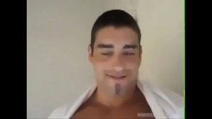 Videos gays dois machos rasgando o cu da bicha