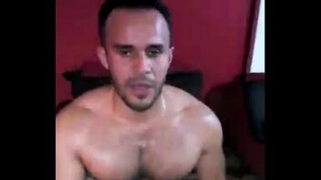 Vídeos porno gay machos latinos