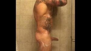 Videos reais de homens tomando banho gay academia